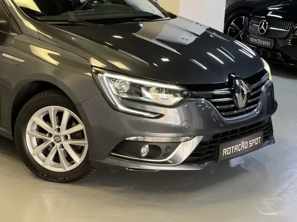 Renault Mégane 2016 - 11990 EUR, 140000 km - AUTO.MOTO.pt - 140000km - foto 35 de 41