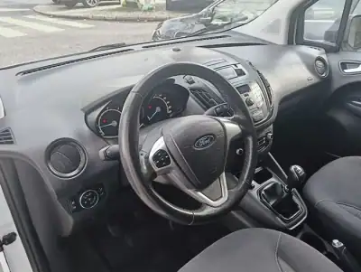 Ford Transit Courier 2020 - 10990 EUR, 129167 km - AUTO.MOTO.pt - 129167km - foto 29 de 52