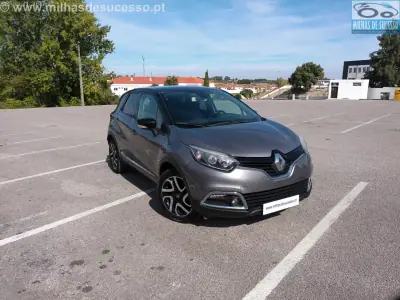 Renault Captur 2017 - 12750 EUR, 144000 km - foto 2 de 19