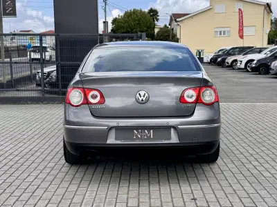 Volkswagen Passat 2005 - 6500 EUR, 234000 km - AUTO.MOTO.pt - 234000km - foto 4 de 19