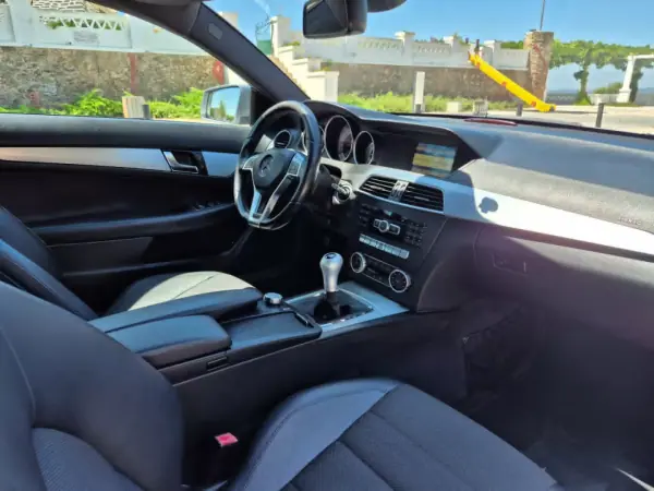 Mercedes-Benz C 220 2012 - 14900 EUR, 290081 km - AUTO.MOTO.pt - 290081km - foto 29 de 36