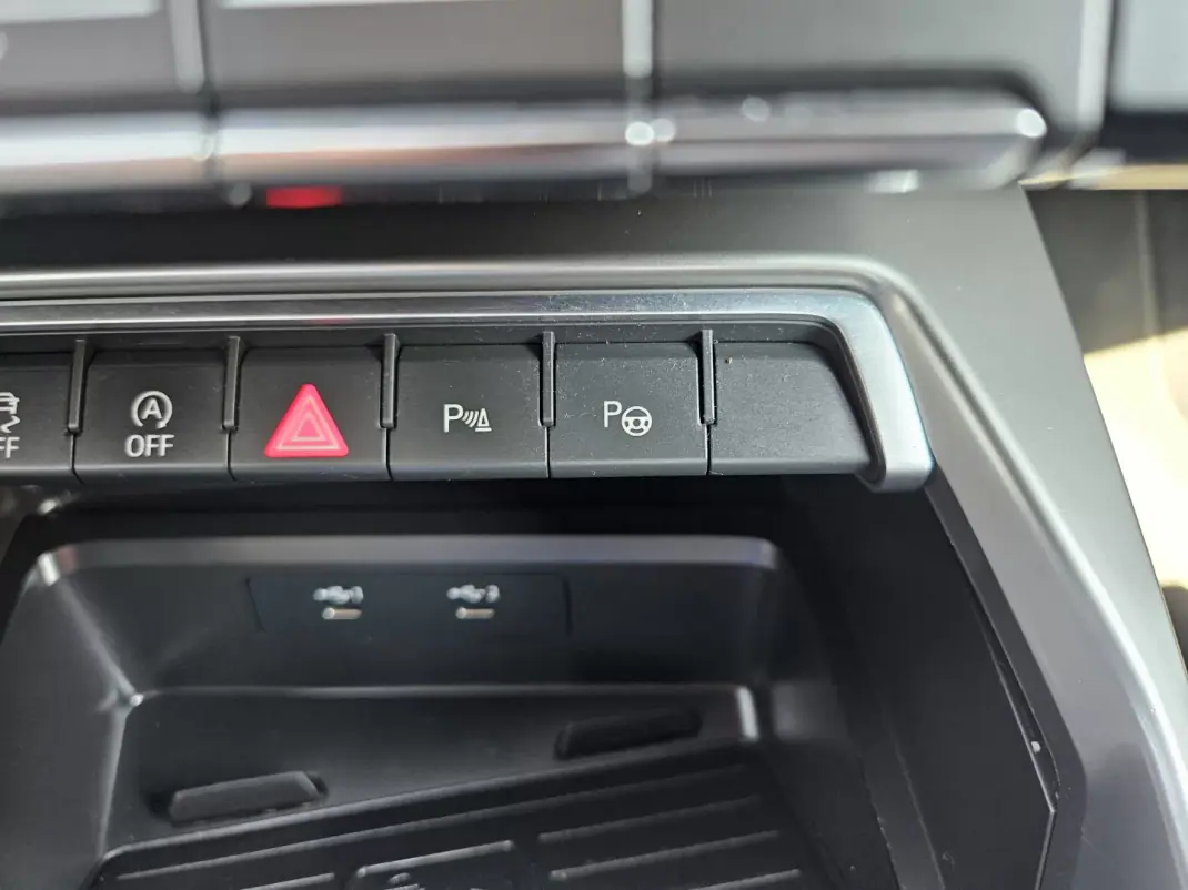 Audi A3 Sportback 2021 - 22900 EUR, 150000 km - 150000km - foto 37 de 42