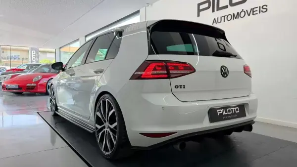 Volkswagen Golf 2013 - 19990 EUR, 163534 km - AUTO.MOTO.pt - 163534km - foto 6 de 22