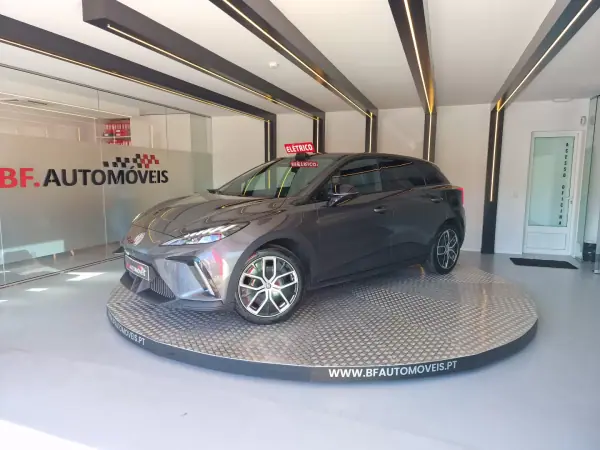 MG MG4 64 kWh Luxury 2024 Elétrico
