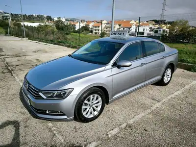Volkswagen Passat 2019 - 18950 EUR, 155079 km - AUTO.MOTO.pt - 155079km - foto 13 de 60