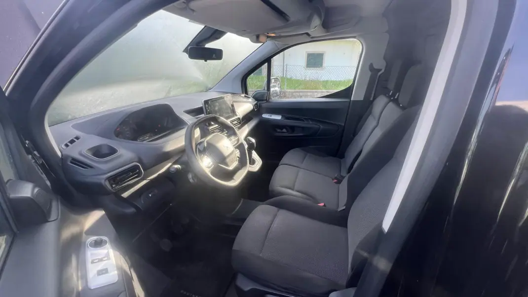 Peugeot PARTNER LONGA / 40 MIL KM / 2023 / IVA DEDUTIVEL 2021 - 14750 EUR, 99000 km - AUTO.MOTO.pt - 99000km - foto 5 de 7