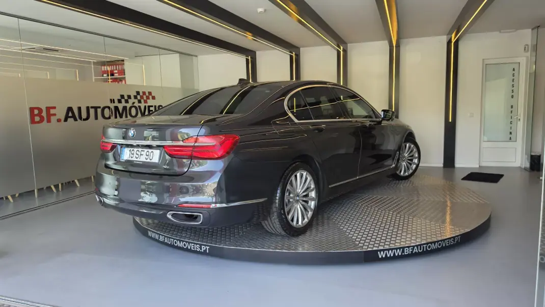 BMW 730 2016 - 29900 EUR, 188987 km - AUTO.MOTO.pt - 188987km - foto 19 de 69