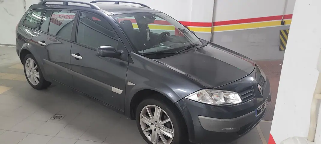Renault Mégane 2006 - 4000 EUR, 194852 km - AUTO.MOTO.pt - 194852km - foto 6 de 7