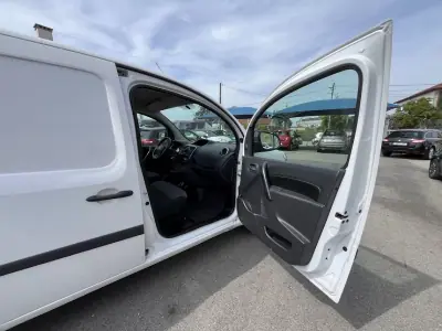 Renault Kangoo 1.5 DCi Maxi 2021 - 13250 EUR, 125000 km - AUTO.MOTO.pt - 125000km - foto 26 de 39