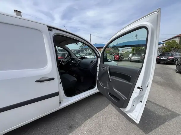 Renault Kangoo 2021 - 13250 EUR, 125000 km - AUTO.MOTO.pt - 125000km - foto 26 de 39