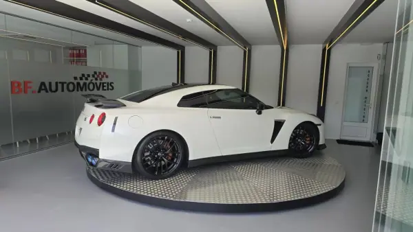 Nissan GT-R 2017 - 149950 EUR, 50238 km - AUTO.MOTO.pt - 50238km - foto 7 de 57