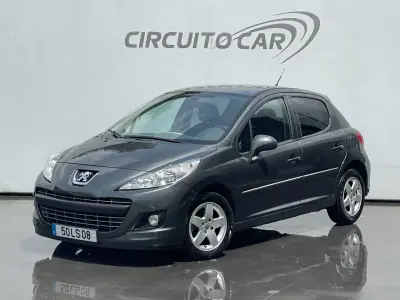 Peugeot 207 2011 - 5450 EUR, 211655 km - AUTO.MOTO.pt - 211655km - foto 1 de 24