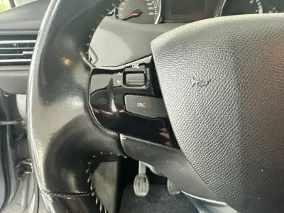 Peugeot 308 SW 2019 - 14990 EUR, 107300 km - 107300km - foto 12 de 30