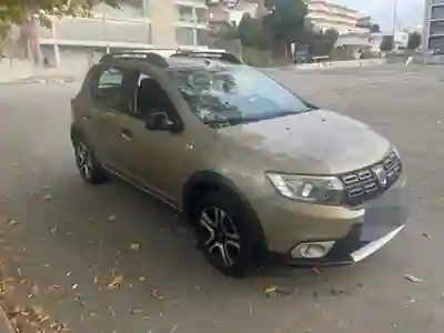 Dacia Sandero Stepway 2018 — foto 2 de 6