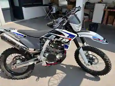 AJP PR5 2022 - 4200 EUR, 777 km - 777km - foto 6 de 8