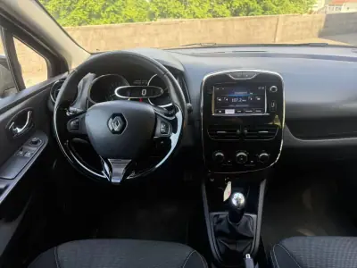 Renault Clio 2014 - 7650 EUR, 170000 km - AUTO.MOTO.pt - 170000km - foto 16 de 24