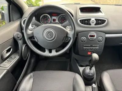 Renault Clio 2008 - 6500 EUR, 155923 km - AUTO.MOTO.pt - 155923km - foto 9 de 23
