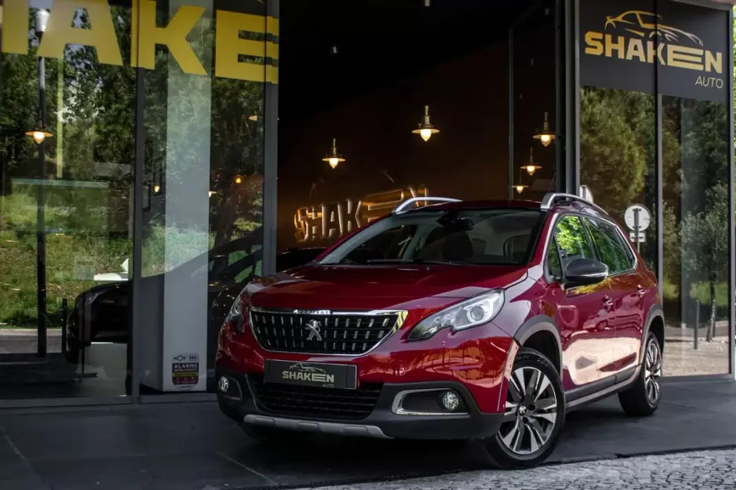 Peugeot 2008 2017 - 10690 EUR, 99978 km - AUTO.MOTO.pt - 99978km - foto 1 de 34