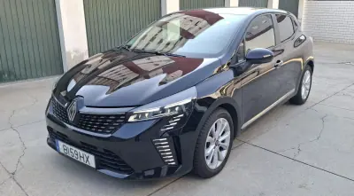 Renault Clio 2024 — foto 3 de 12