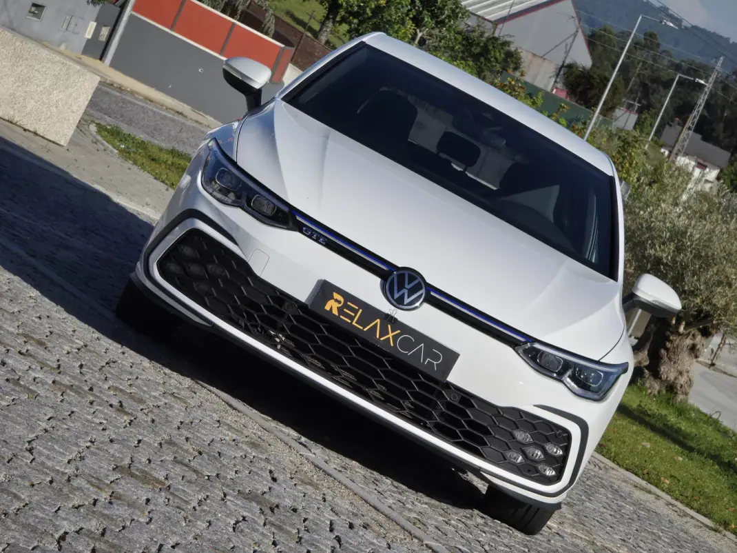 Volkswagen Golf 2020 - 21990 EUR, 66000 km - AUTO.MOTO.pt - 66000km - foto 6 de 33
