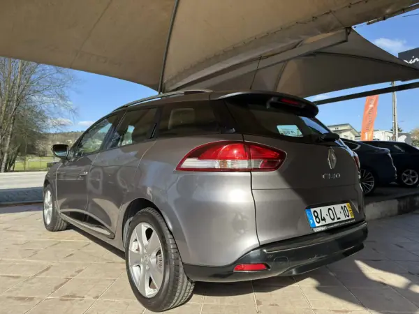 Renault Clio Sport Tourer 2014 - 8950 EUR, 143153 km - AUTO.MOTO.pt - 143153km - foto 6 de 30