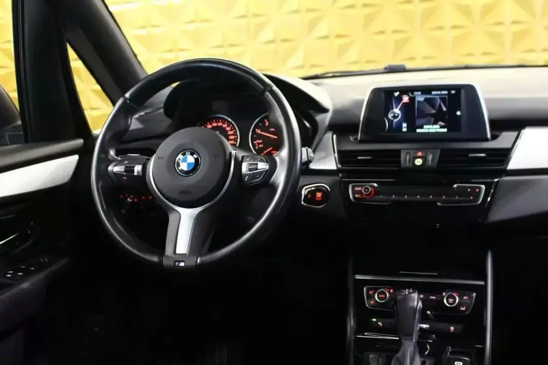 BMW 218 Active Tourer 2015 - 18250 EUR, 66000 km - 66000km - foto 7 de 26