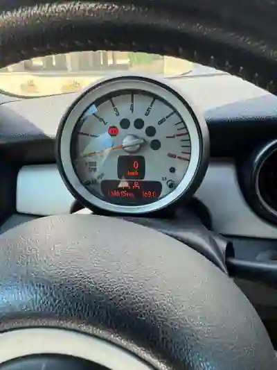 MINI One 2009 - 5500 EUR, 118000 km - AUTO.MOTO.pt - 118000km - foto 6 de 14