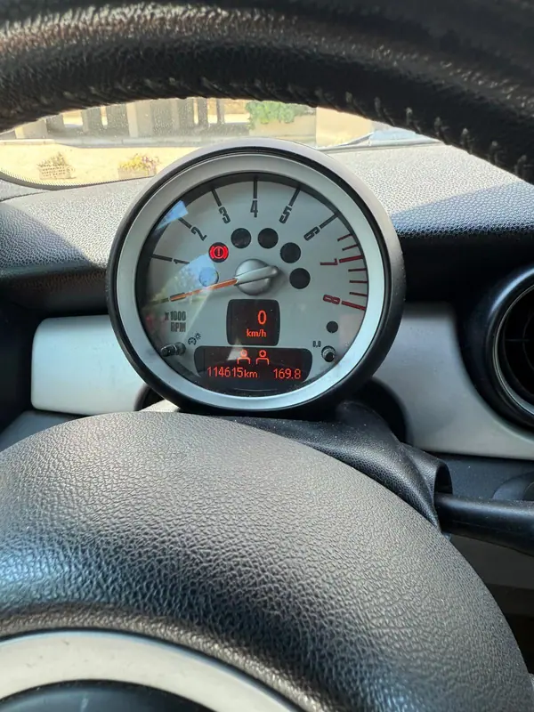 MINI One 2009 - 5500 EUR, 118000 km - AUTO.MOTO.pt - 118000km - foto 6 de 14