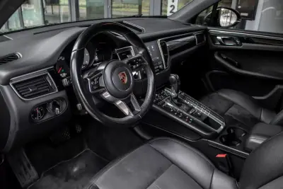 Porsche Macan 2018 - 54990 EUR, 99798 km - AUTO.MOTO.pt - 99798km - foto 28 de 45
