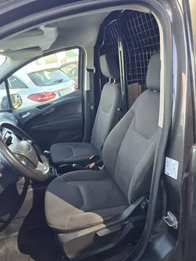 Ford Transit Connect 2019 - 12900 EUR, 111500 km - AUTO.MOTO.pt - 111500km - foto 10 de 12