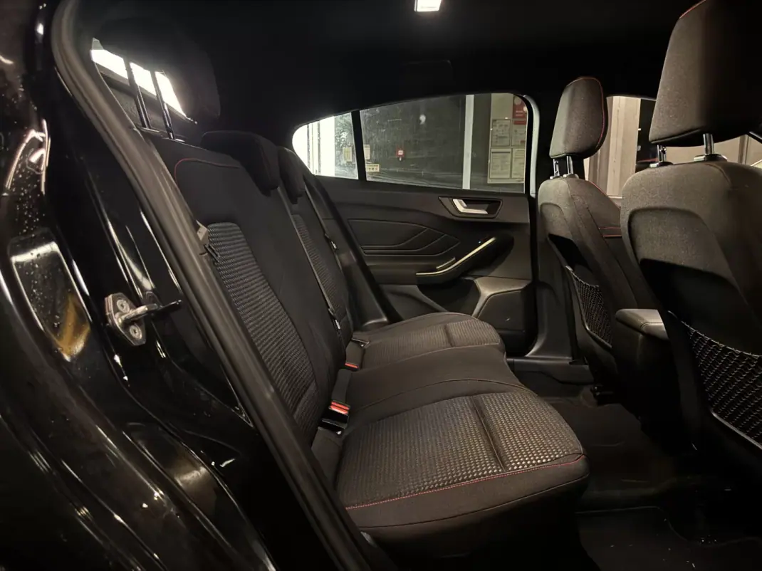 Ford Focus 2024 - 20990 EUR, 51400 km - AUTO.MOTO.pt - 51400km - foto 33 de 36