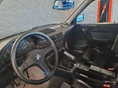 BMW M5 1989 - 30990 EUR, 203604 km - AUTO.MOTO.pt - 203604km - foto 23 de 32