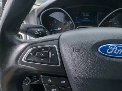 Ford Focus 2016 - 9990 EUR, 103000 km - AUTO.MOTO.pt - 103000km - foto 14 de 42