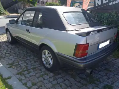 Ford Escort Cabrio 1988 - 7500 EUR, 91460 km - AUTO.MOTO.pt - 91460km - foto 6 de 12