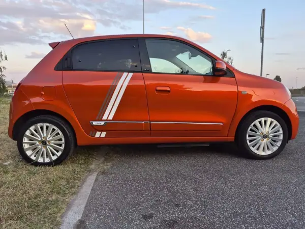 Renault Twingo 2021 - 13499 EUR, 55410 km - AUTO.MOTO.pt - 55410km - foto 8 de 32