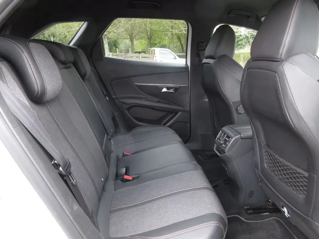 Peugeot 3008 2017 - 16990 EUR, 209000 km - 209000km - foto 32 de 48