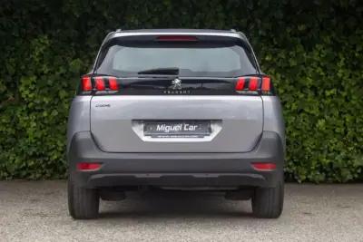 Peugeot 5008 2019 - 16900 EUR, 272000 km - AUTO.MOTO.pt - 272000km - foto 9 de 18