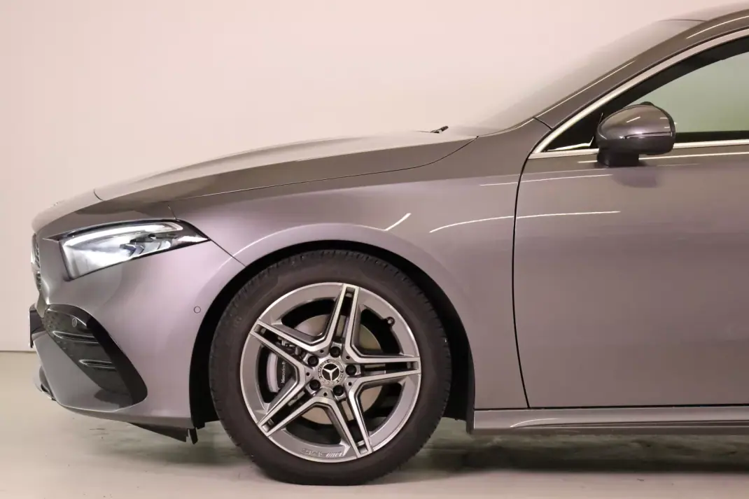 Mercedes-Benz A 180 Limousine 2025 - 39990 EUR, 6272 km - AUTO.MOTO.pt - 6272km - foto 11 de 47