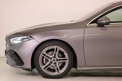 Mercedes-Benz A 180 Limousine 2025 - 39990 EUR, 6272 km - AUTO.MOTO.pt - 6272km - foto 11 de 47