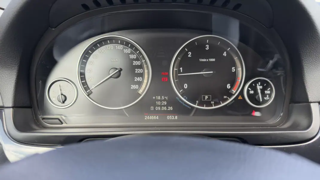 BMW 520 2013 - 16500 EUR, 244000 km - AUTO.MOTO.pt - 244000km - foto 32 de 47
