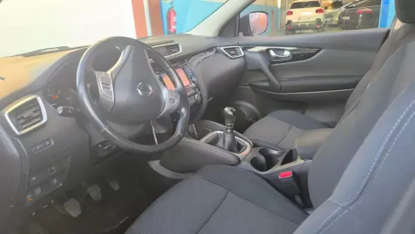 Nissan Qashqai 2015 - 13500 EUR, 165000 km - AUTO.MOTO.pt - 165000km - foto 7 de 16