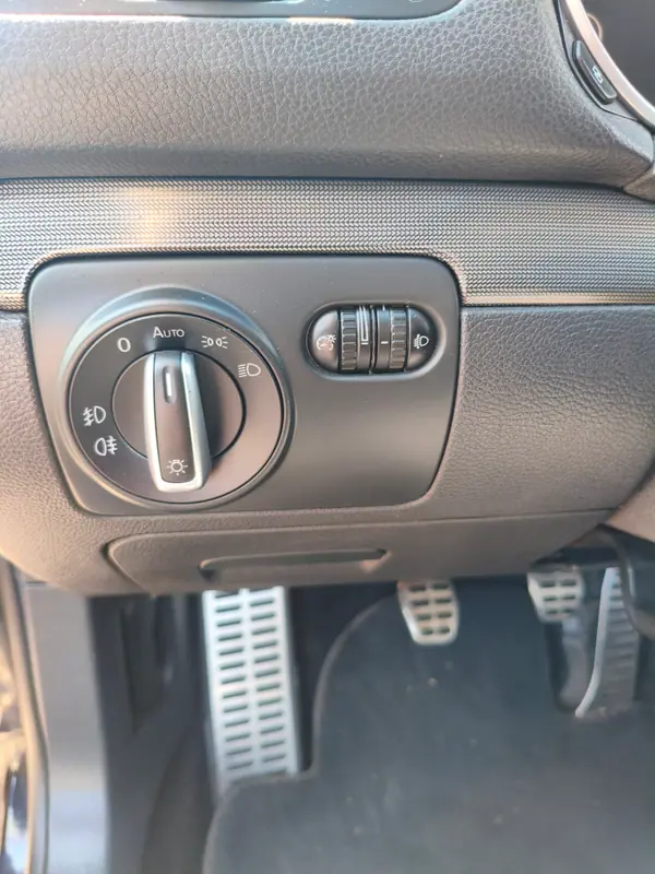 Volkswagen Golf Variant 2012 - 5900 EUR, 270000 km - AUTO.MOTO.pt - 270000km - foto 8 de 10