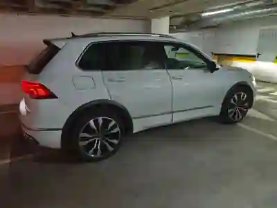 Volkswagen Tiguan 2021 - 28000 EUR, 82000 km - foto 4 de 10