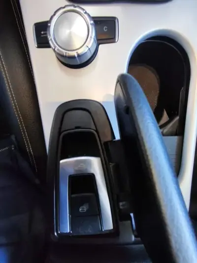 Mercedes-Benz SLK 250 2012 - 23500 EUR, 162600 km - AUTO.MOTO.pt - 162600km - foto 32 de 37
