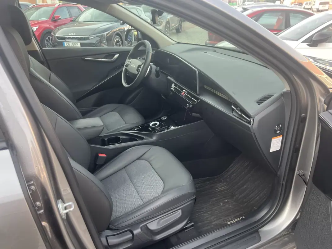 Kia Niro 2024 - 29500 EUR, 25000 km - AUTO.MOTO.pt - 25000km - foto 11 de 20