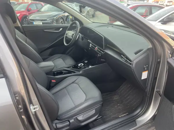 Kia Niro 2024 - 28500 EUR, 25000 km - AUTO.MOTO.pt - 25000km - foto 11 de 20