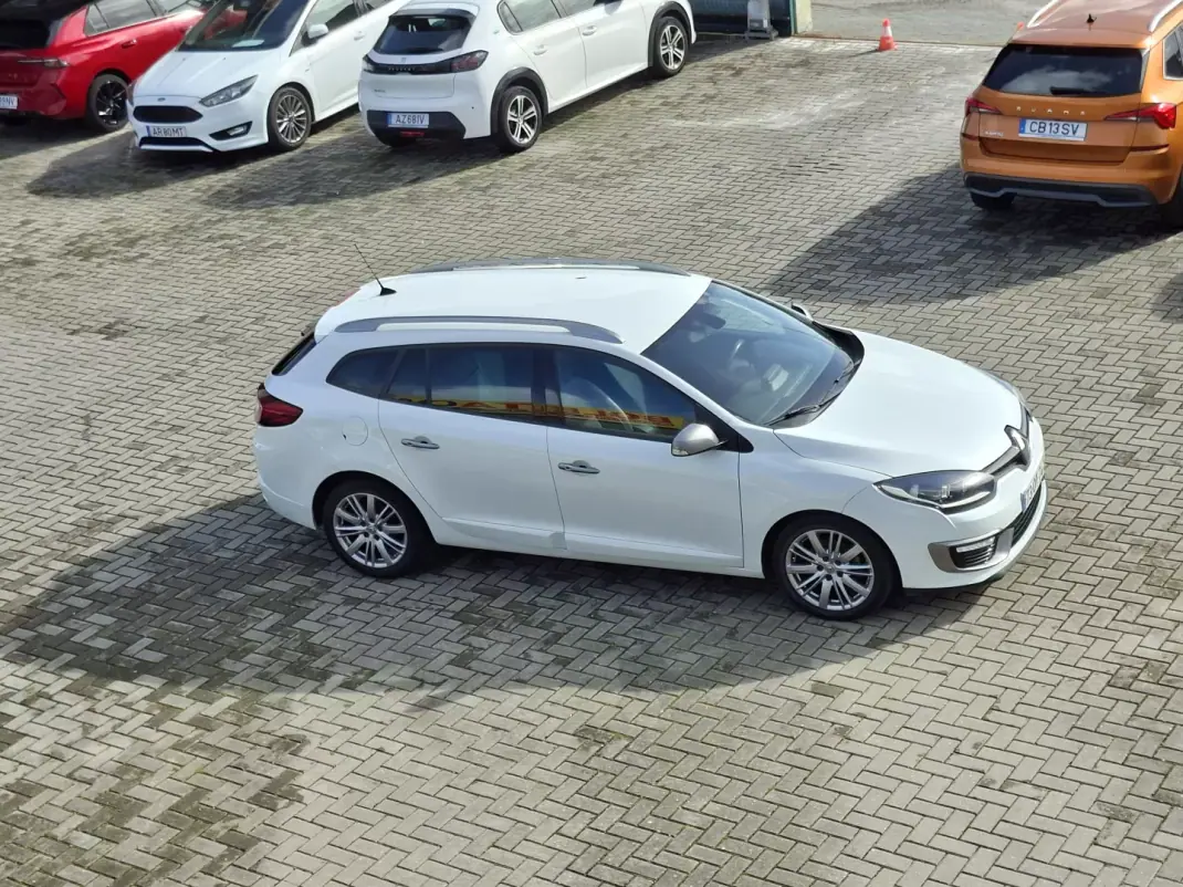 Renault Mégane Sport Tourer 2014 - 11500 EUR, 130900 km - AUTO.MOTO.pt - 130900km - foto 28 de 28