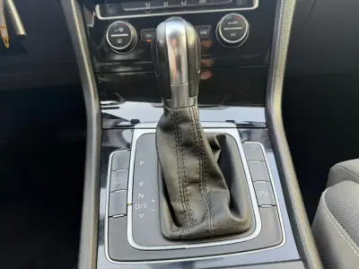 Volkswagen Golf 2014 - 15500 EUR, 143946 km - AUTO.MOTO.pt - 143946km - foto 16 de 23