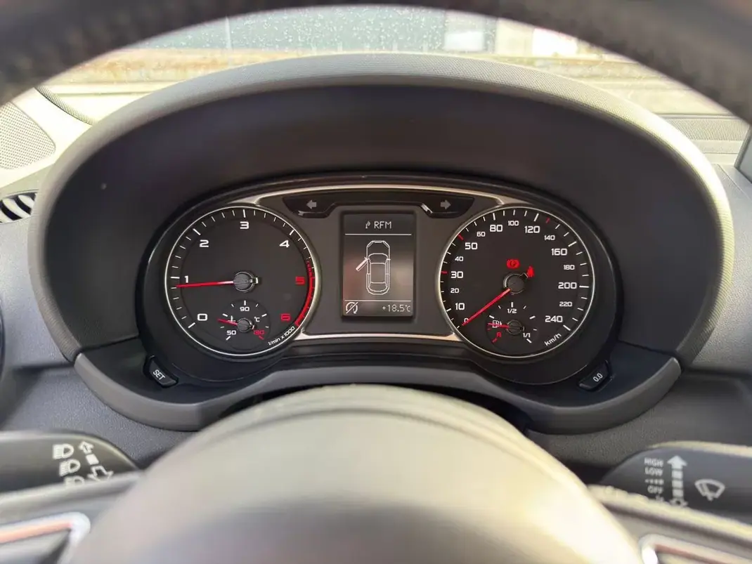 Audi A1 2017 - 12900 EUR, 164200 km - 164200km - foto 10 de 22