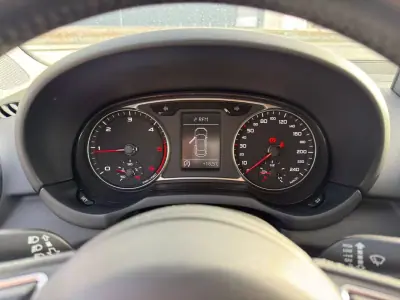 Audi A1 2017 - 12900 EUR, 164200 km - AUTO.MOTO.pt - 164200km - foto 10 de 22